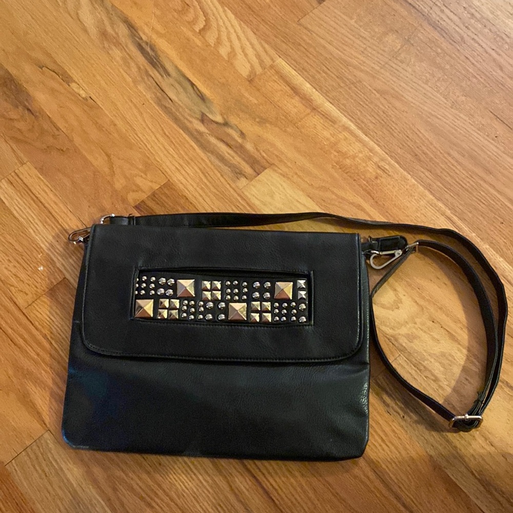 Nila Anthony black crossbody purse